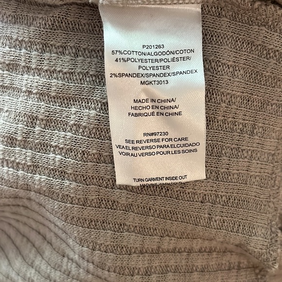 MADDEN GIRL Long-sleeve Crop Top | Neutral grey beige - Picture 6 of 6